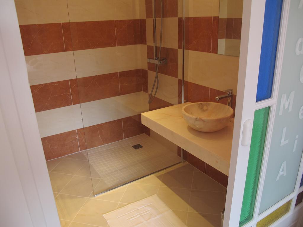 Au Domelia Provinois Cerneux Phòng bức ảnh